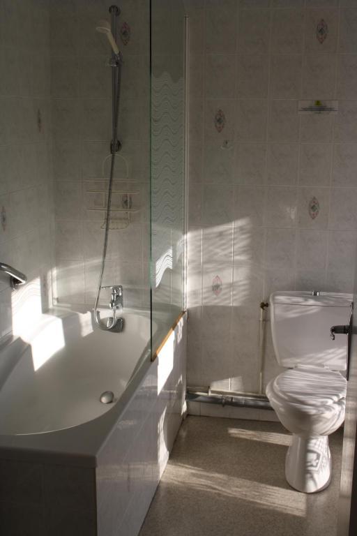 Auberge De Saint Julien Aux Bois Phòng bức ảnh